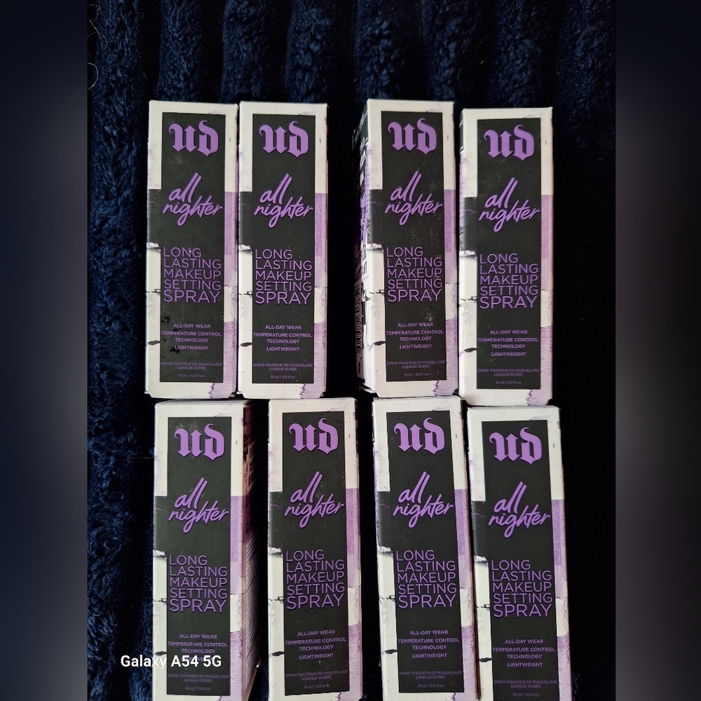Urban Decay All Nighter Setting Spray - Black and Purple Packaging. Set Of 8 1oz